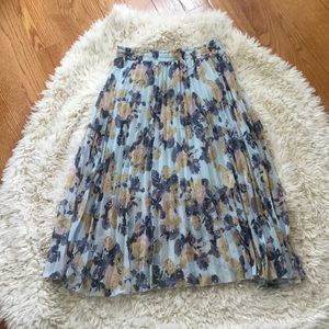 ~DISNEY PLEATED MULTI COLOR FLORAL SKIRT~